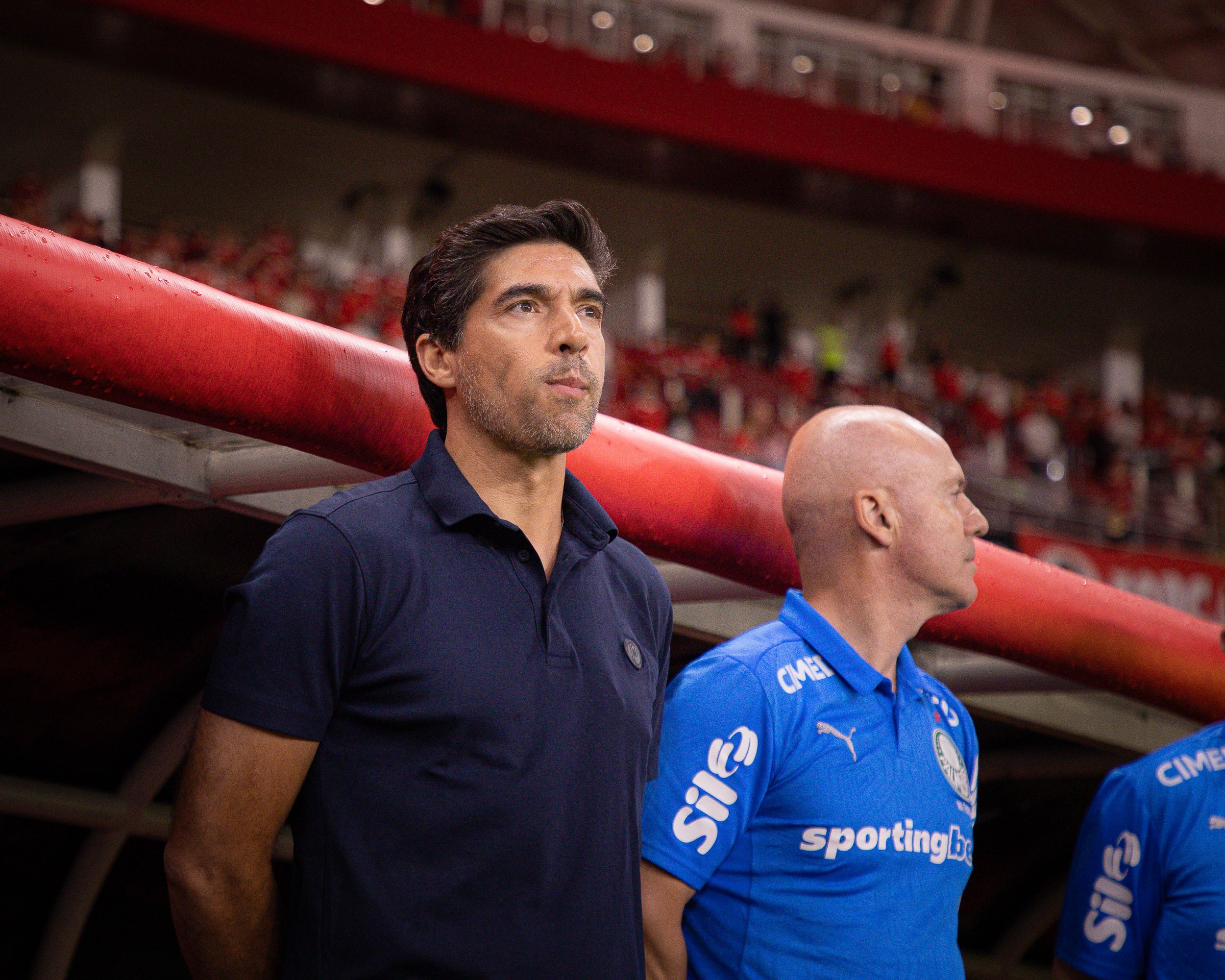 Abel Ferreira aponta falta de pênaltis após vitória: 