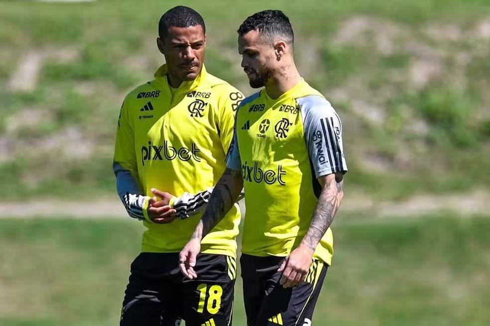 De la Cruz e Michael em treino do Flamengo