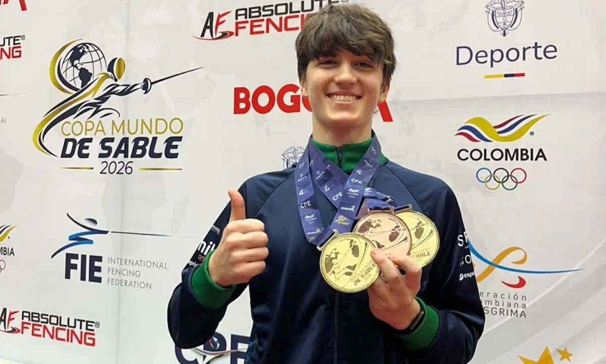 Filho de ex-ginasta, brasileiro de 16 anos vira líder do ranking mundial cadete na esgrima