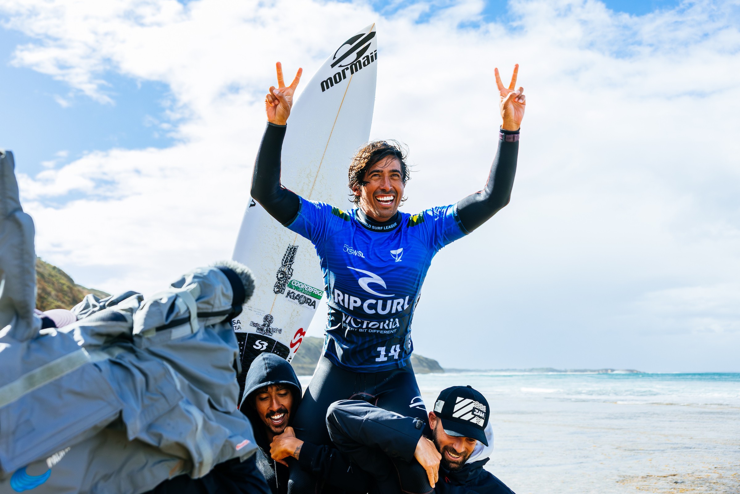 Miguel Pupo fecha primeira metade da temporada do Circuito Mundial de Surfe no top 5