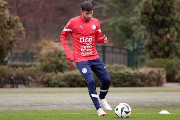 Grêmio solicita liberação de Villasanti para amistosos da seleção paraguaia.