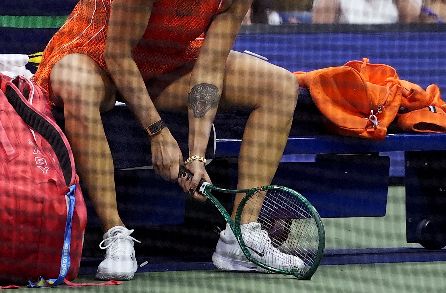Sabalenka quebra raquetes e xinga cinegrafista depois em derrota na final do US Open