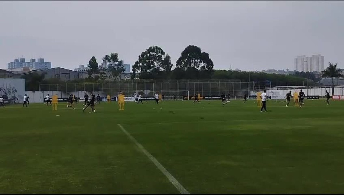 Treino aberto do Corinthians revela planos de Mano e cobrança por passes rápidos; vídeo