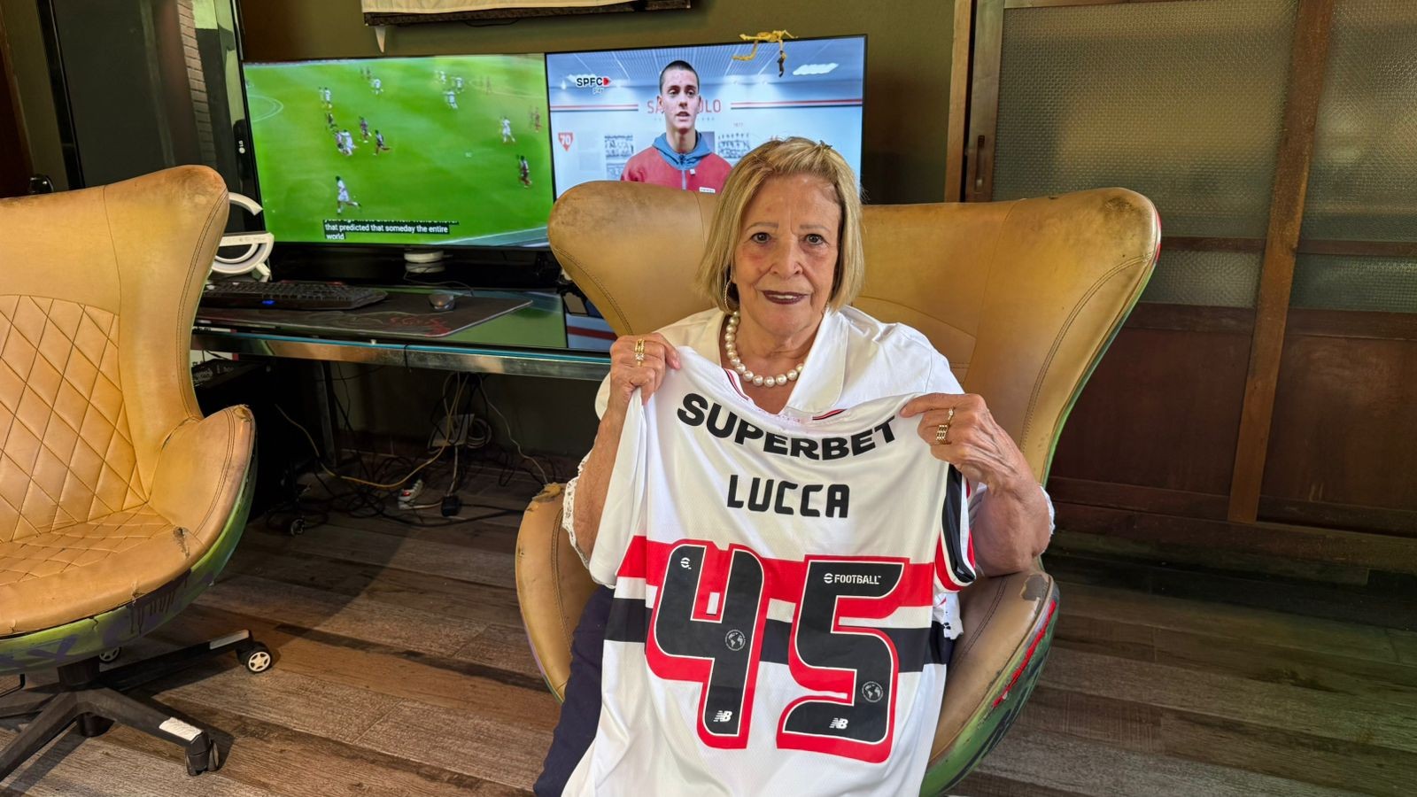 Avó fã do São Paulo celebra conquista do neto Lucca no futebol