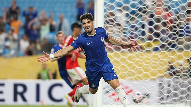 Pedro Neto em Benfica e Chelsea