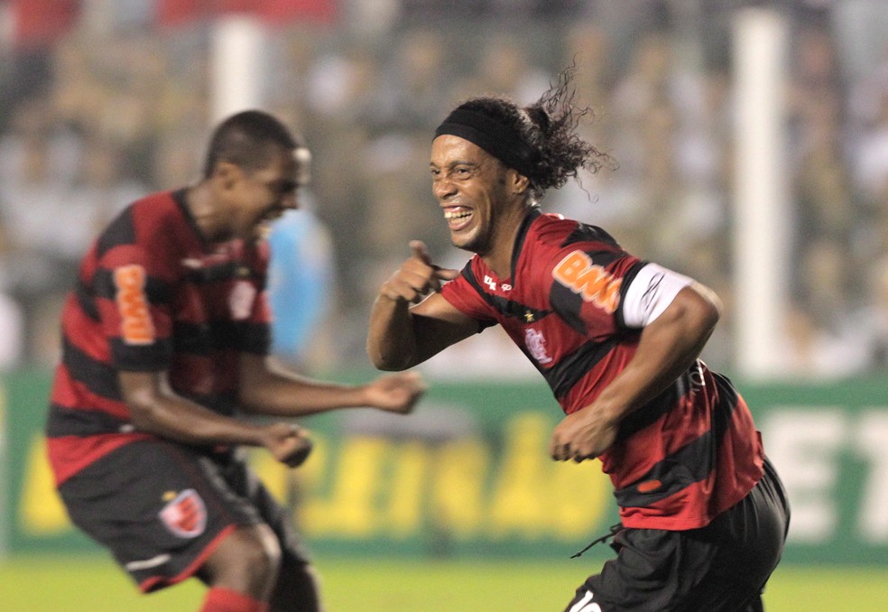 Ronaldinho Gaucho, Santos X Flamengo 2011 — Foto: O Globo