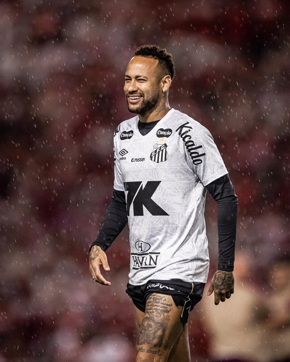Neymar no aquecimento para CRB x Santos pela Copa do Brasil — Foto: Divulgação/Santos FC