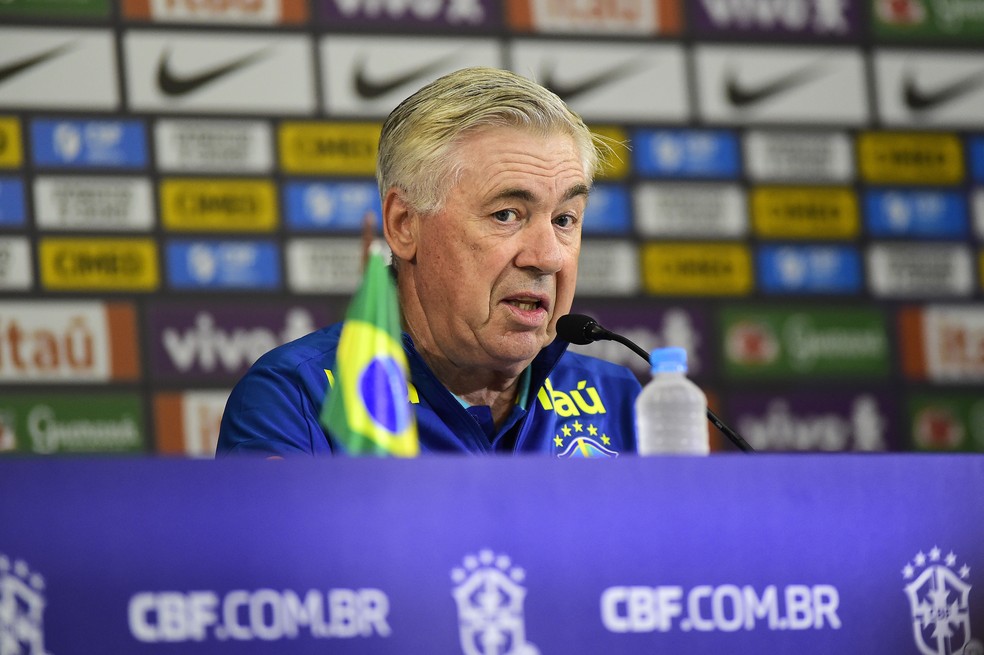 Carlo Ancelotti, técnico da seleção brasileira, em entrevista coletiva — Foto: Marcos Ribolli