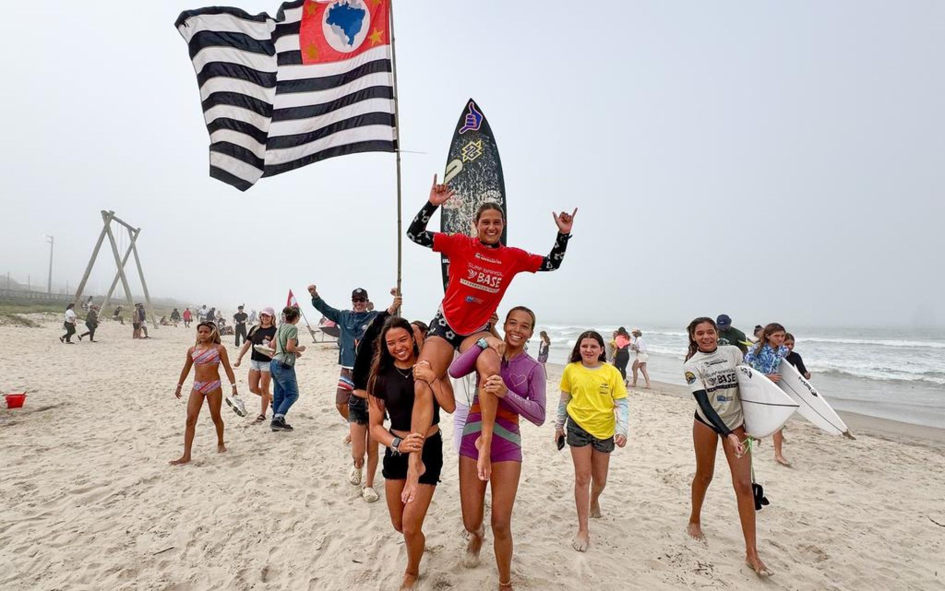 Carol Bastides fatura o hexacampeonato brasileiro de surfe