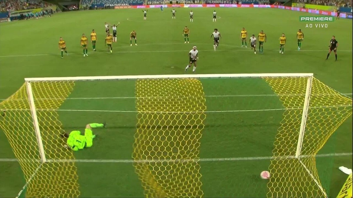 Atuações do Corinthians: Memphis, Talles e Hugo Souza se destacam em vitória