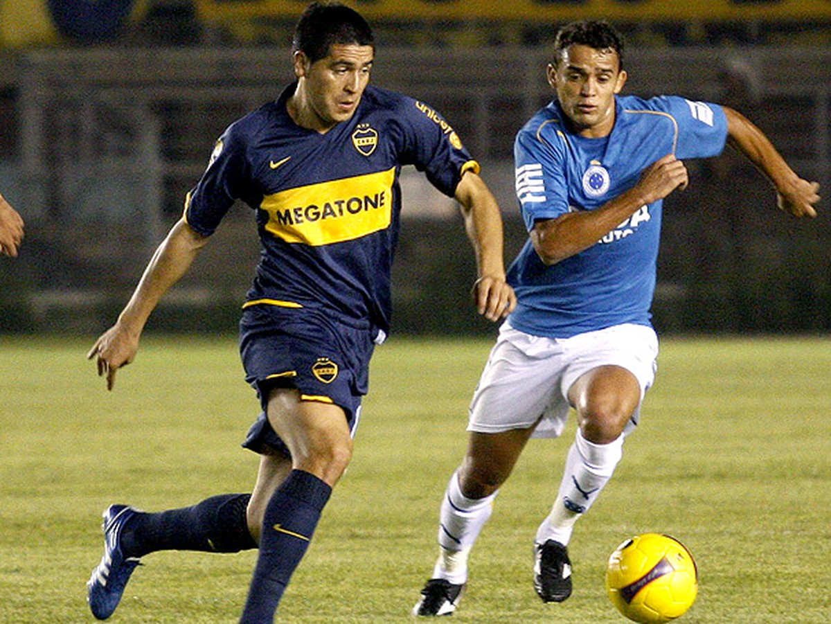Aniversariante do dia, Riquelme ganha homenagens da Conmebol e até da ...