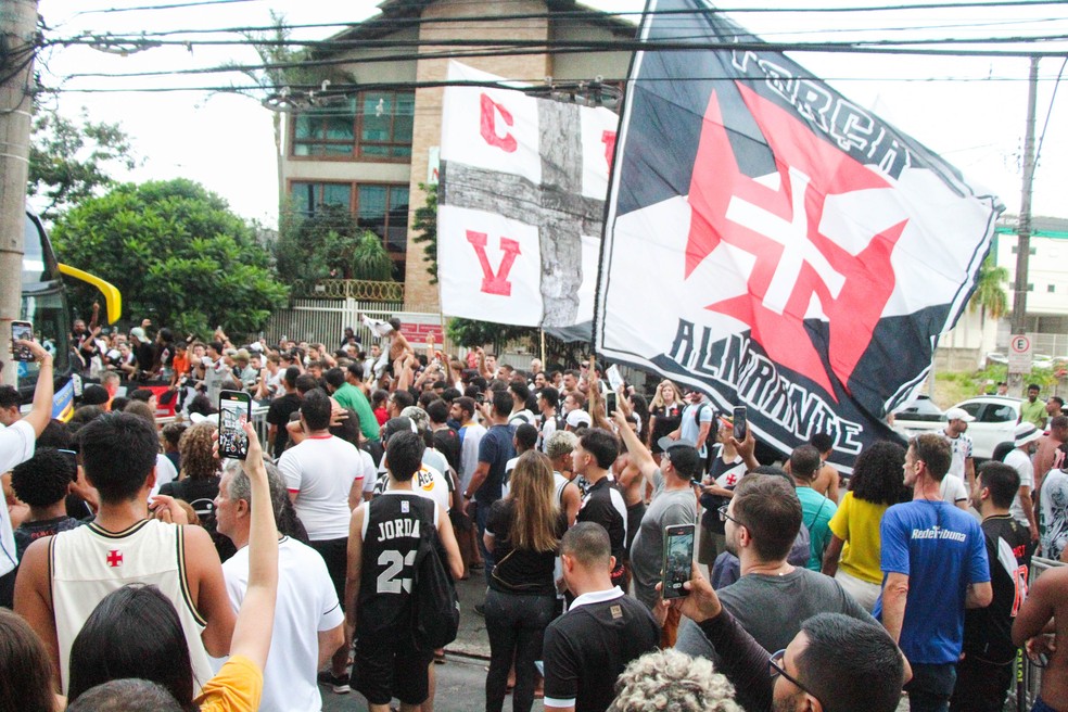 Chegada do Vasco em Vitória — Foto: Jordan Nunes