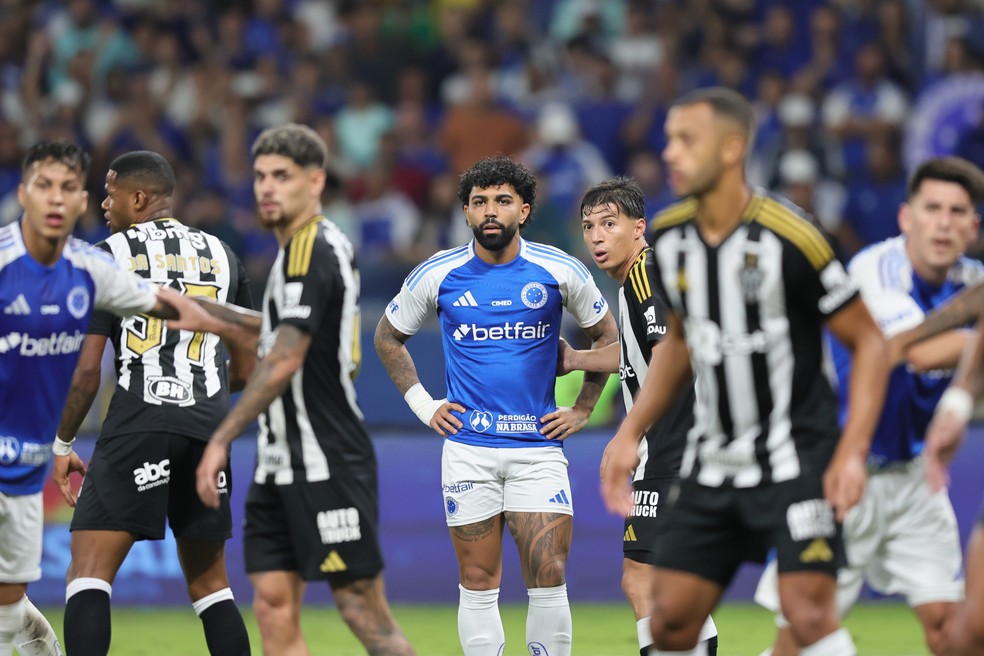 Kaio Jorge e Gabigol pelo Cruzeiro contra o Atlético-MG