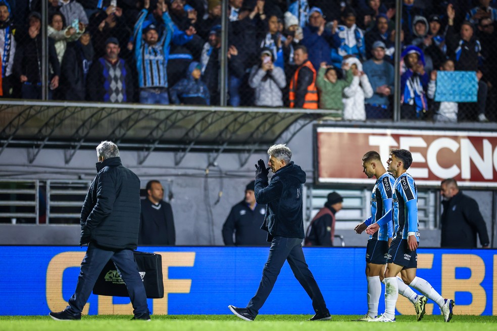 Renato muda esquema e Grêmio vence Fluminense — Foto: Lucas Uebel/Grêmio FBPA
