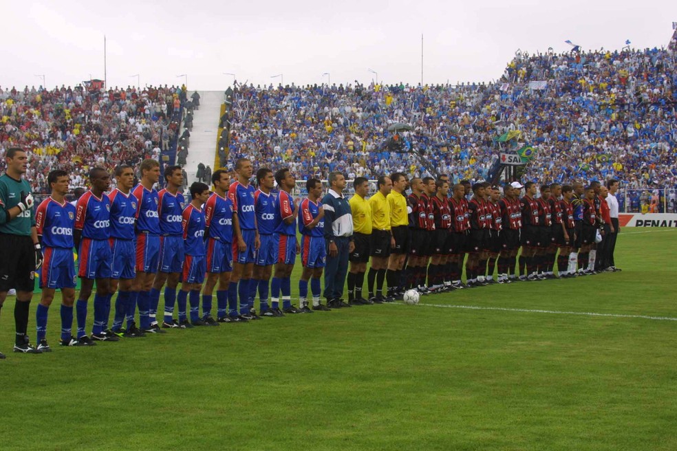 Athletico x São Caetano, final Campeonato Brasileiro 2001 — Foto: Arquivo/Gazeta do Povo