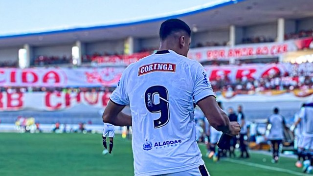 Artilheiro do ASA, Alex Bruno marca dois gols contra o CRB