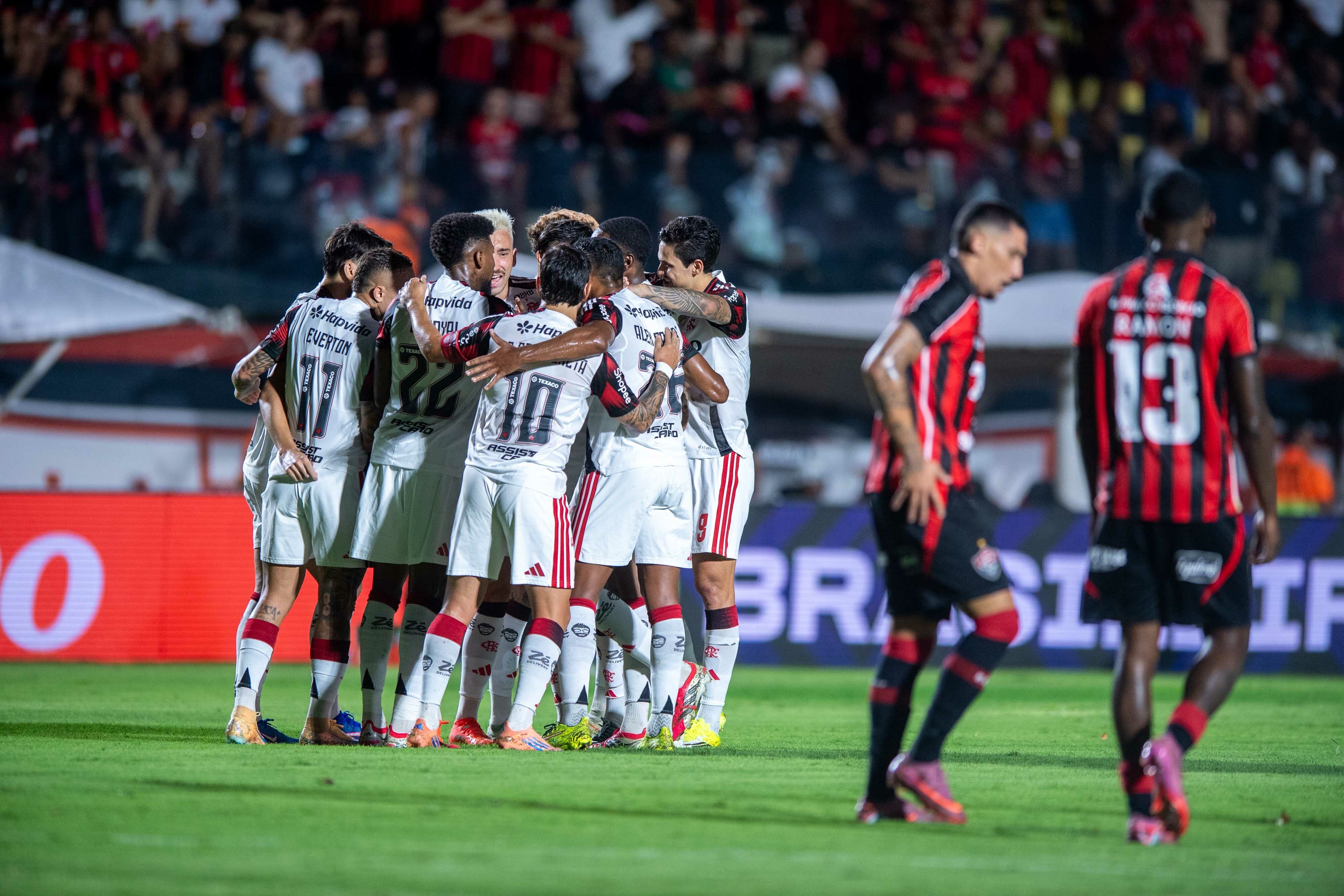 Flamengo brilha com Rossi, Royal e Cebolinha em vitória decisiva; confira as notas!