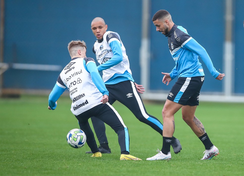 Kelvin Oliveira em treino do Grêmio — Foto: Lucas Uebel/Grêmio