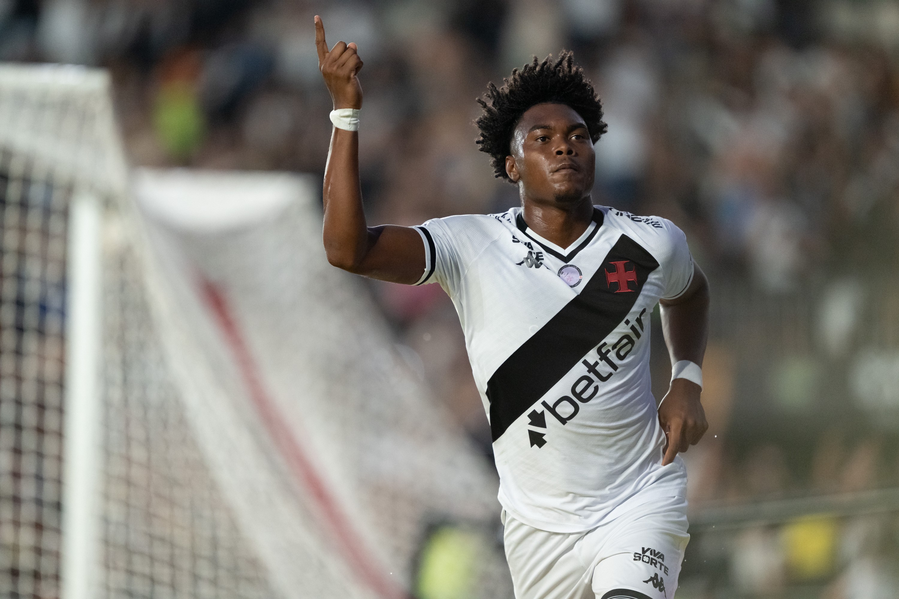 Análise: Vasco vence jogo de reviravoltas no 
