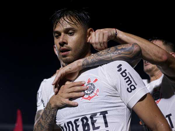 Romero e António Oliveira buscam superar recorde de Róger Guedes no Corinthians