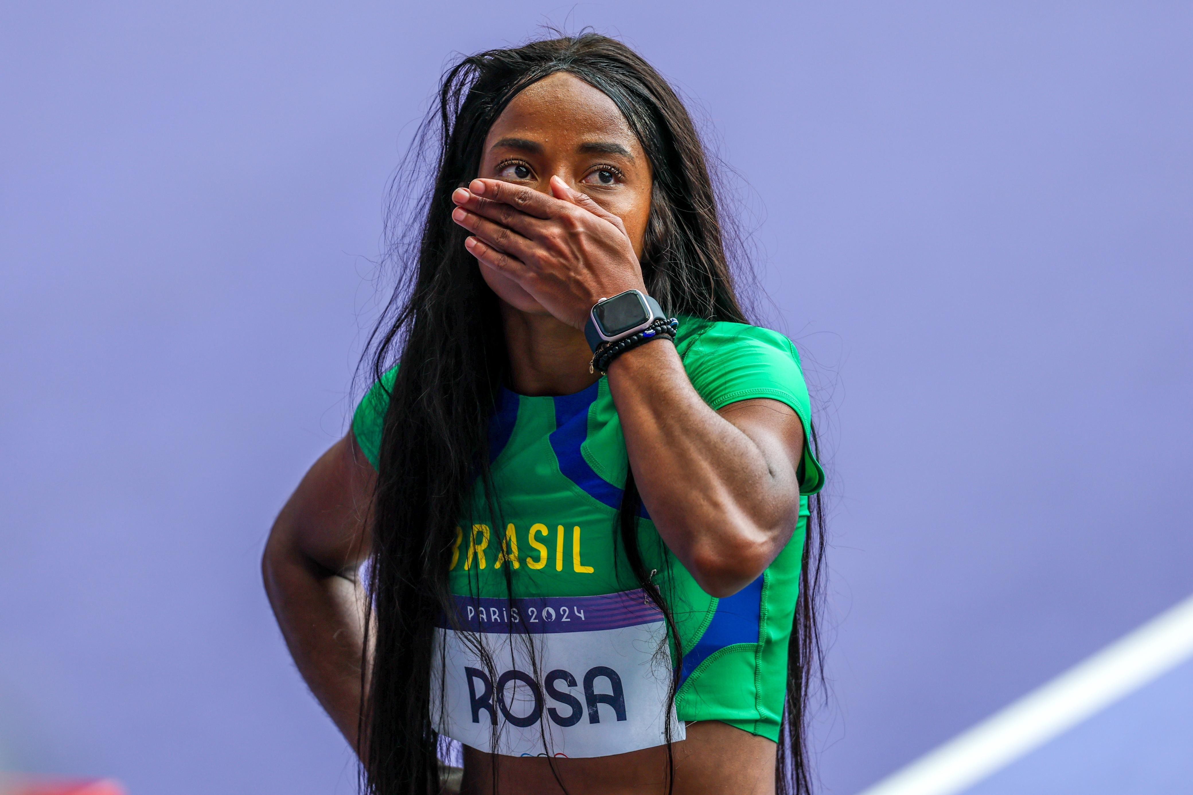 Vitória Rosa se emociona após eliminação nos 100m rasos: 