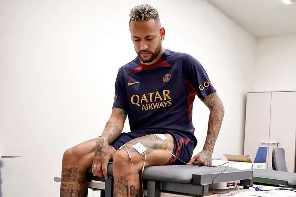 Neymar, em sua reapresentação no PSG para a temporada 2023/24 — Foto: C. Gavelle/PSG