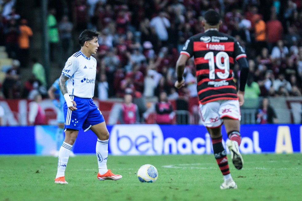 Lucas Romero em Flamengo x Cruzeiro — Foto: Gustavo Aleixo