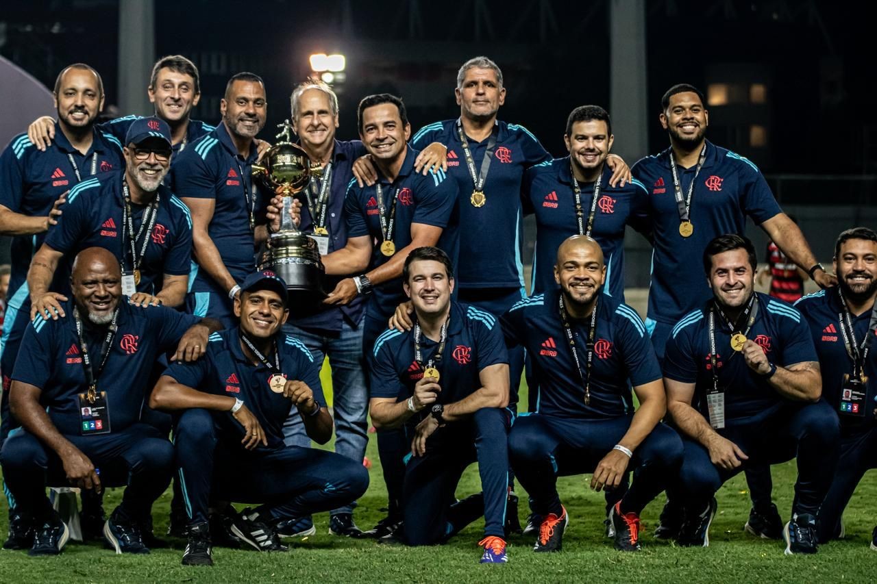 Técnico campeão da Libertadores Sub-20 se reapresenta ao Flamengo para temporada indefinida
