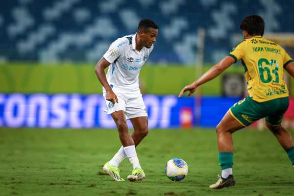 Suspenso, Edenilson será desfalque do Grêmio em três partidas do Brasileirão