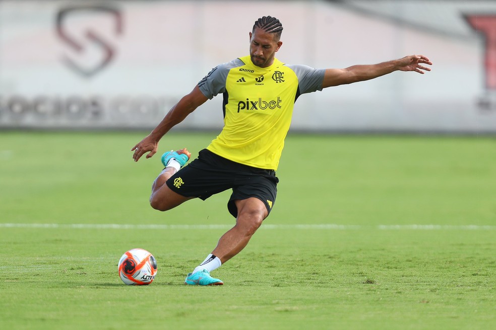 Pablo está treinando à parte no Flamengo — Foto: Gilvan de Souza / CRF