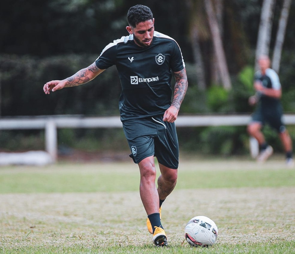 Se superar problemas extracampo Leandro Carvalho tem potencial