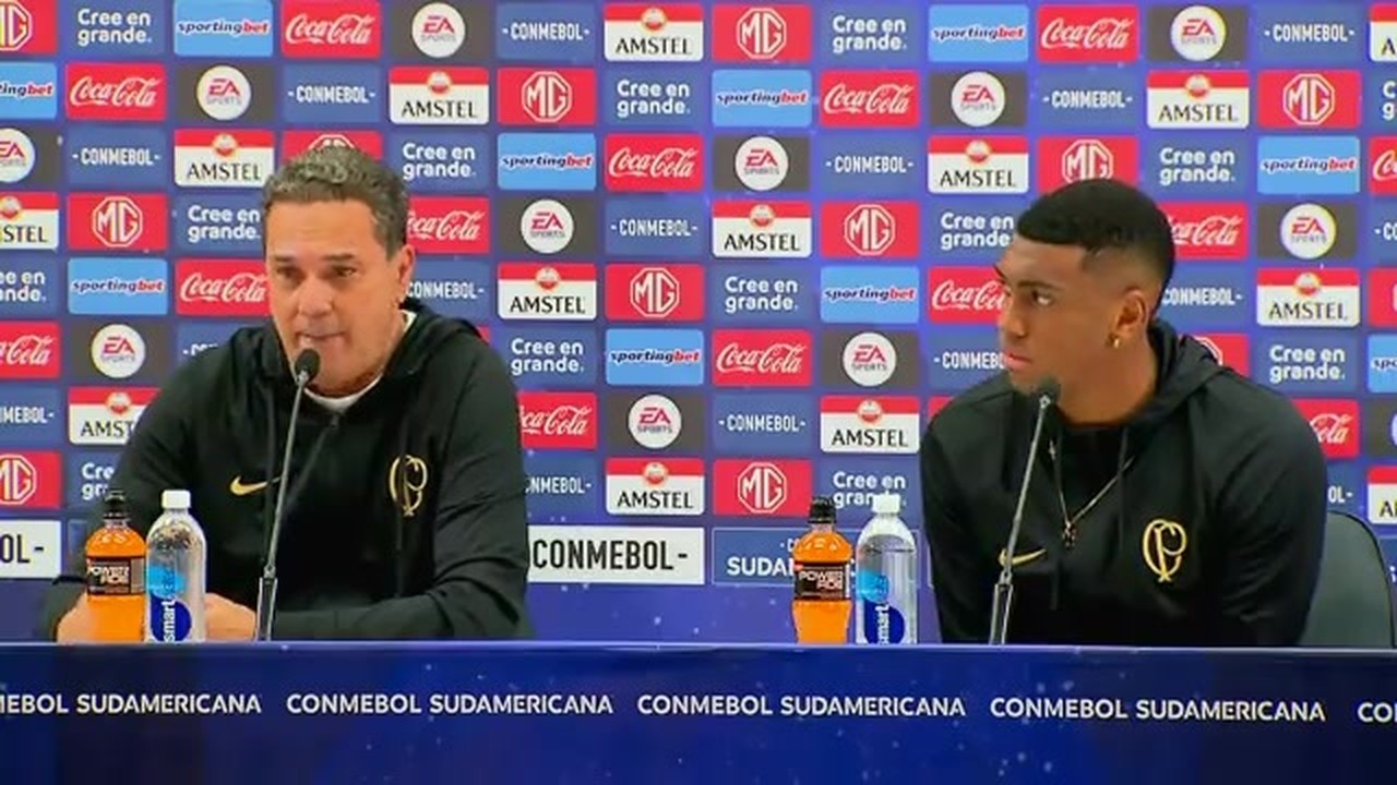 Veja como foram as entrevistas de Luxemburgo e Felipe Augusto após vitória do Corinthians sobre o Universitario