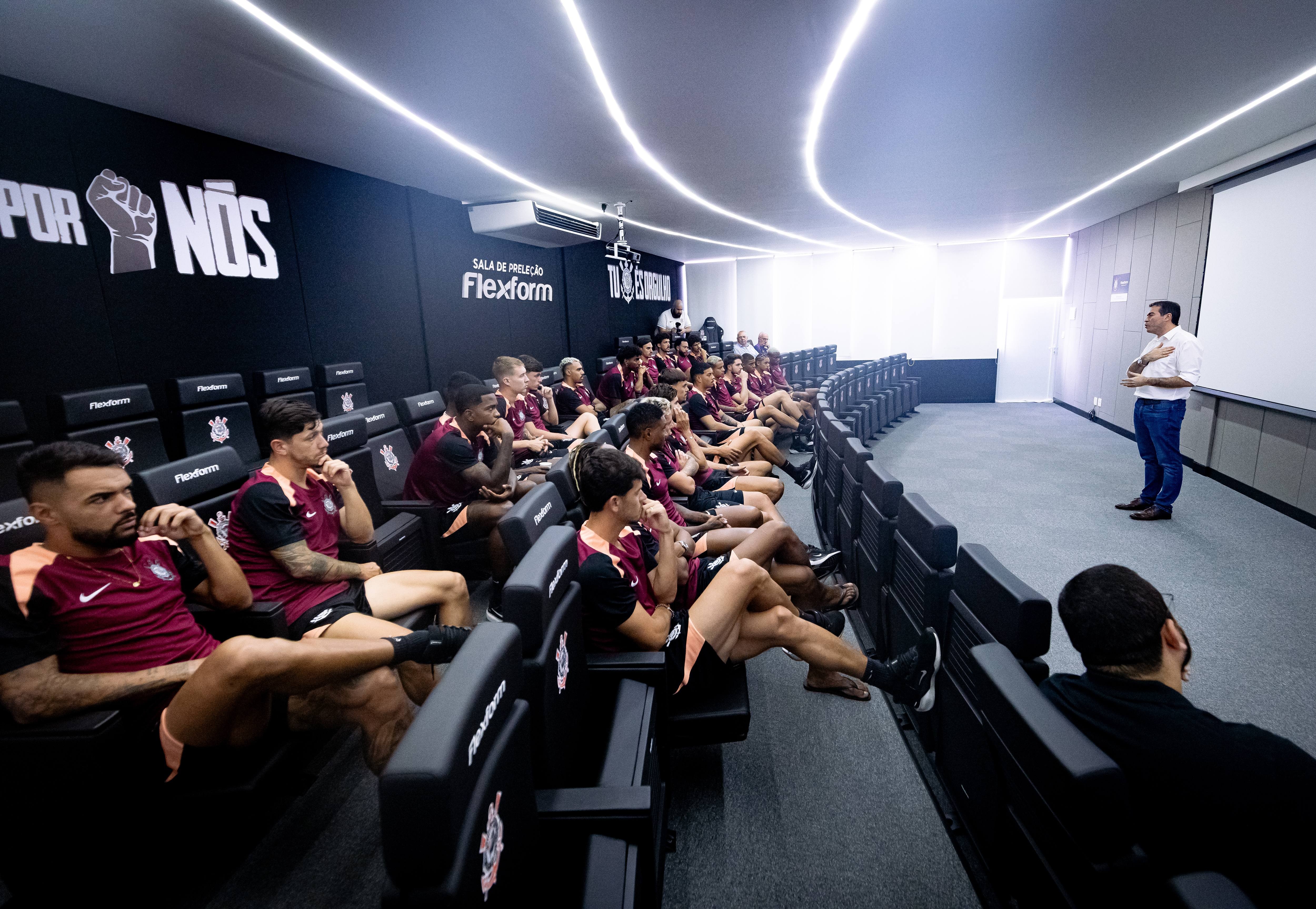 Hugo Souza revela pedidos dos capitães do Corinthians, em busca de verdade com Marcelo Paz