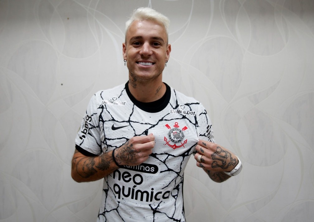 Roger Guedes, do Corinthians, é eleito o melhor jogador do