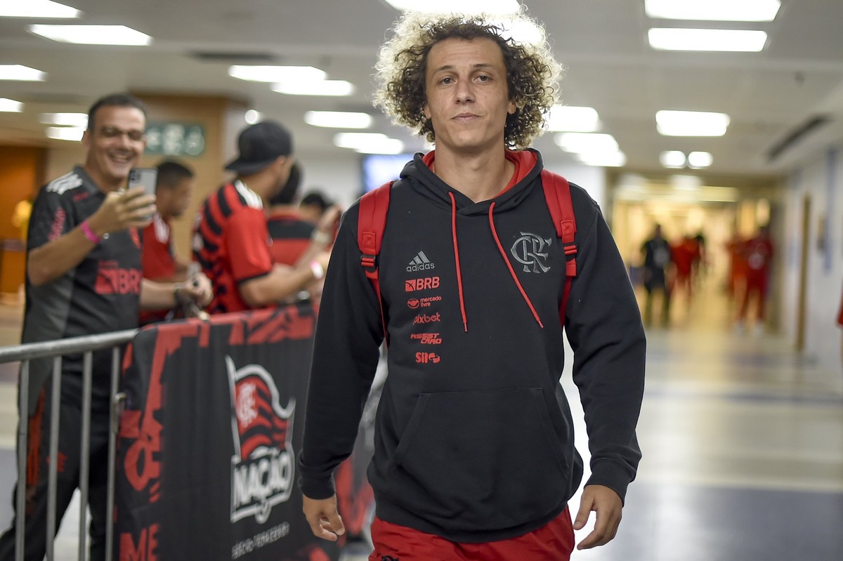 Flamengo informa lesão de David Luiz e zagueiro desfalca contra o Coritiba