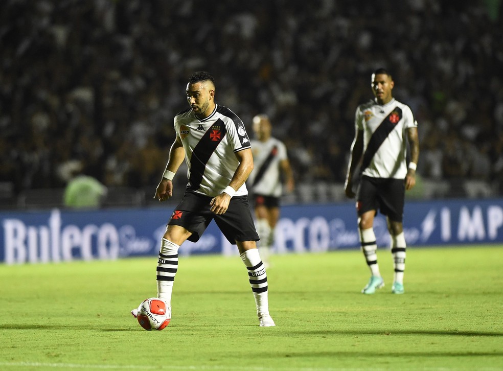 Payet em a��o pelo Vasco contra o Madureira � Foto: Andr� Dur�o