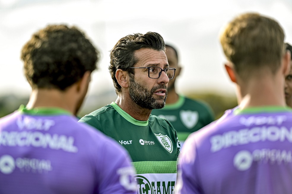 Alberto Valentim; América-MG