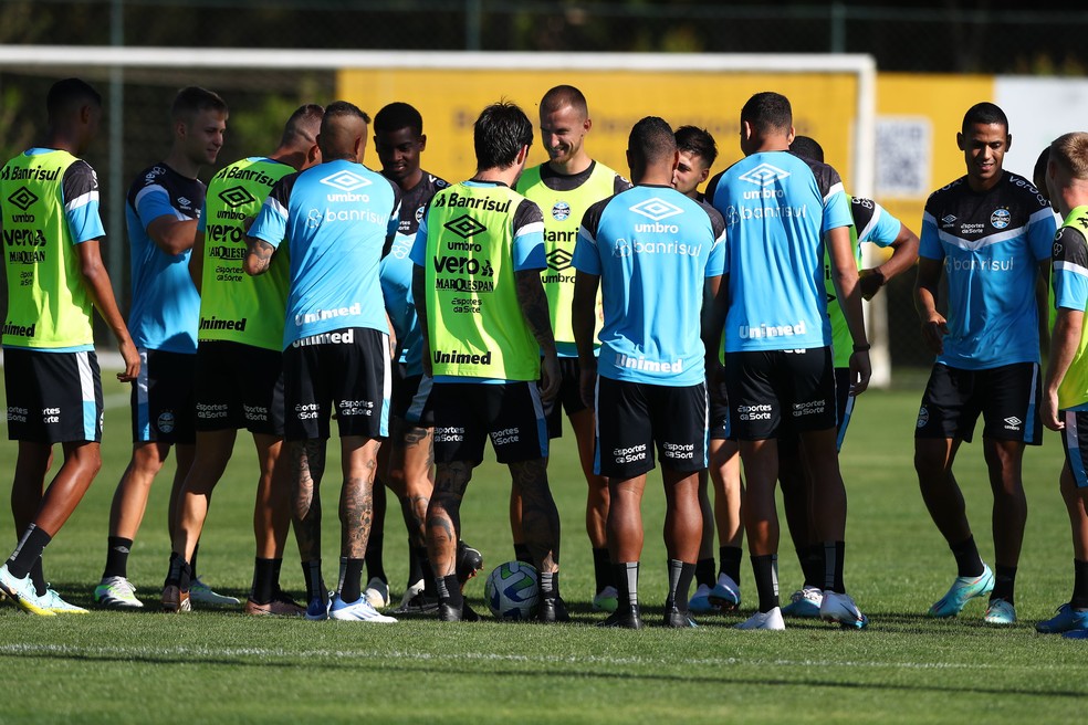 Jogadores do Grêmio em treinamento em Atibaia — Foto: Luís Eduardo Muniz / Grêmio FBPA
