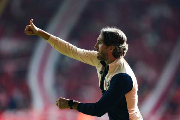 Zubeldía elogia São Paulo e questiona gol anulado de Calleri: 