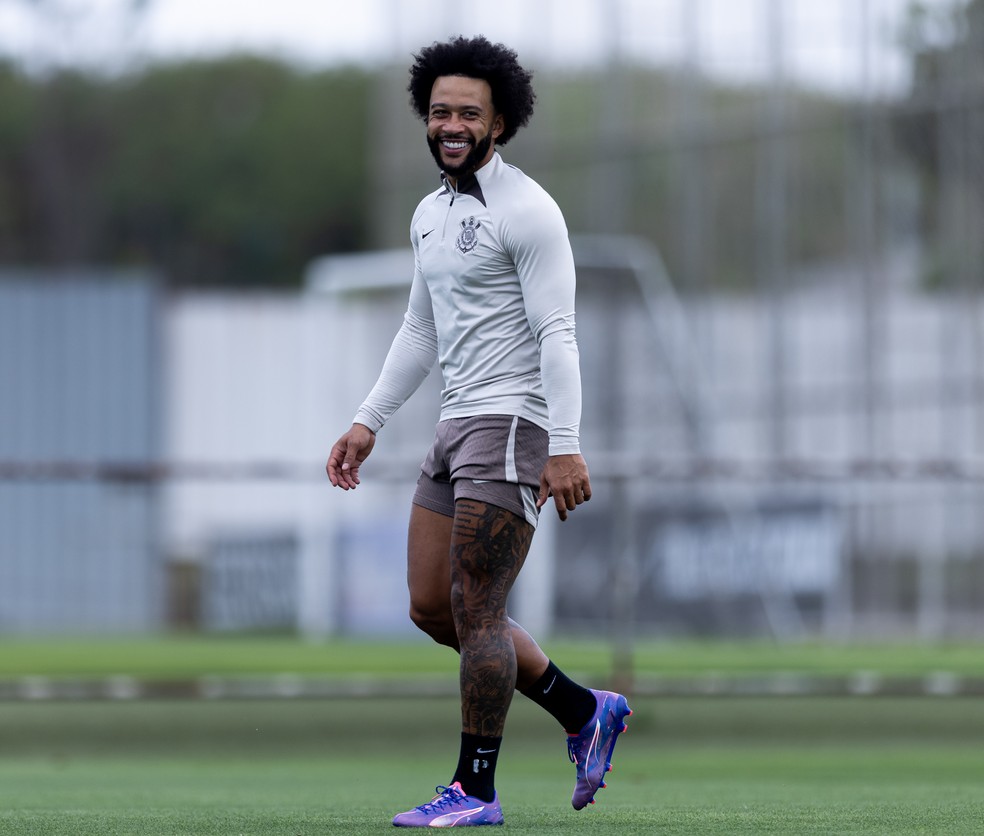 Memphis Depay em treino do Corinthians — Foto: Rodrigo Coca/Agência Corinthians