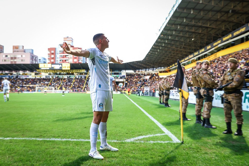 Monsalve comemora gol pelo Grêmio — Foto: Lucas Uebel/Grêmio