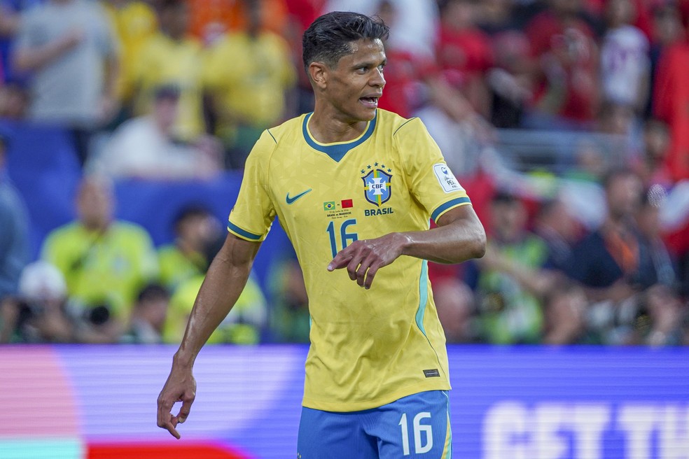 Douglas Santos em ação — Power Rankings da Fifa