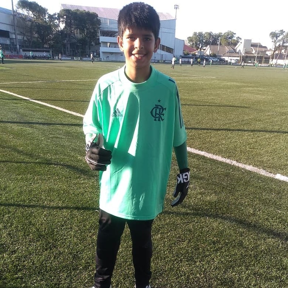 Vinícius com a camisa do Flamengo ainda jovem — Foto: Arquivo Pessoal