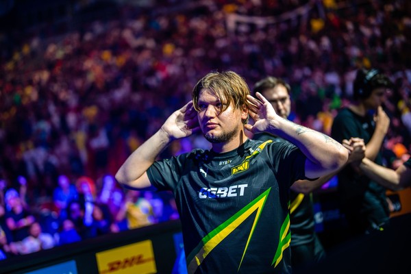 DRAFT5 - Atual melhor jogador do mundo, S1mple disse em entrevista para a  HLTV que o jogador mais próximo de seu nível de jogo é o ZywOo. Concorda  com o jogador da