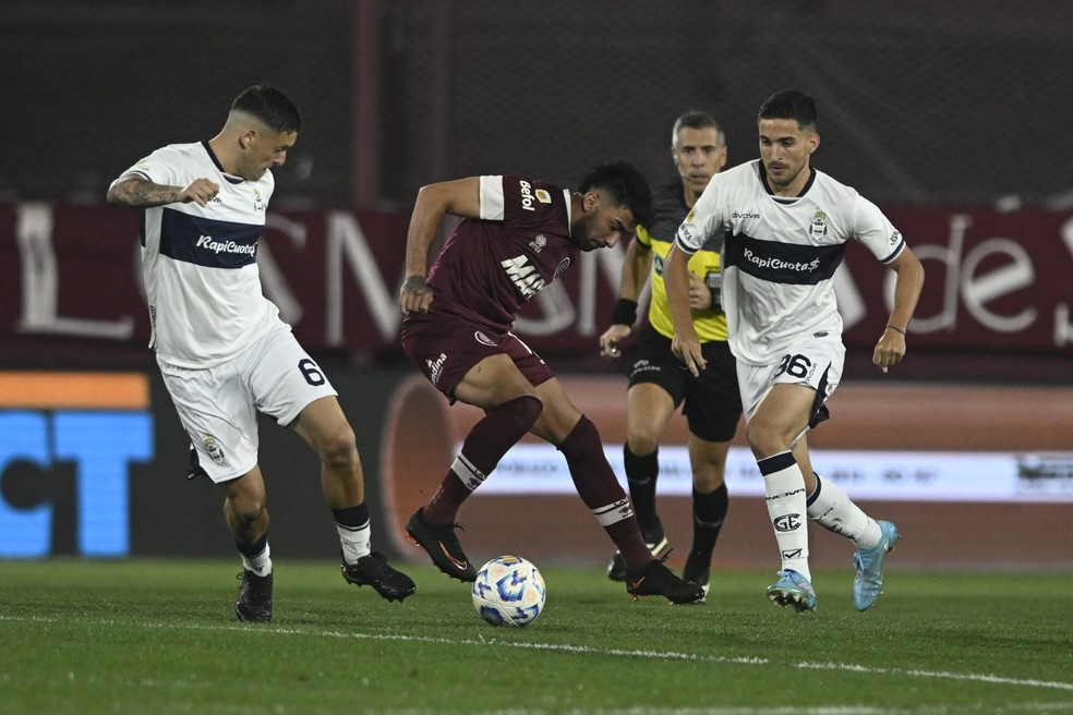 Lanús empatou com o Gimnasia, na última semana, pelo Argentino — Foto: Divulgação/Lanús