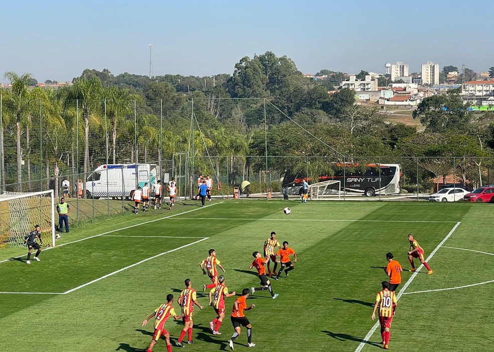 Com portões abertos ao público, Sorocaba estreia no Paulista de