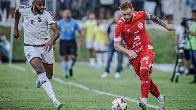  Souza tentou reação no segundo tempo, mas sem sucesso