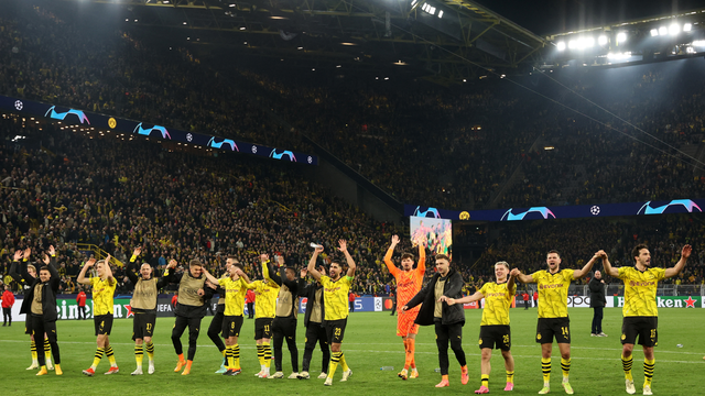 Jogadores do Borussia comemoram vitória sobre o Atlético de Madrid na Liga dos Campeões