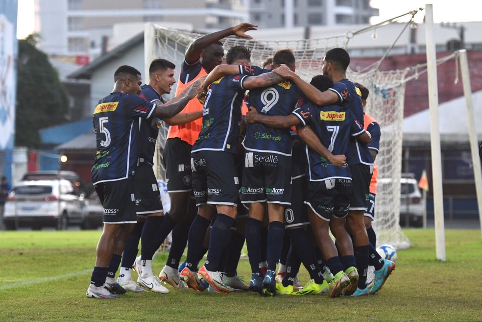 Os Grupos 2 e 8 não possuem um representante na briga pela liderança geral. O Cianorte (foto), é o líder do Grupo 8, com 21 pontos — Foto: Tiago Winter/ Divulgação Cianorte