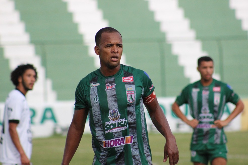 Daniel Costa defendendo o Sousa na temporada 2021 — Foto: Jefferson Emmanuel / Sousa